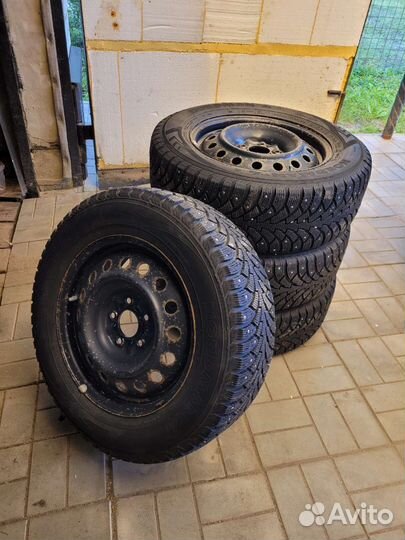 Nordman Nordman 4 215/65 R16