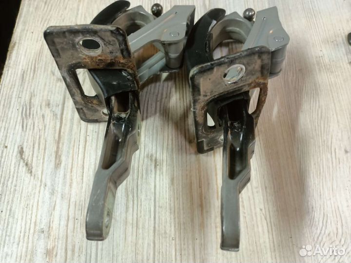 Петли крышки багажника Saab 9-5 универсал