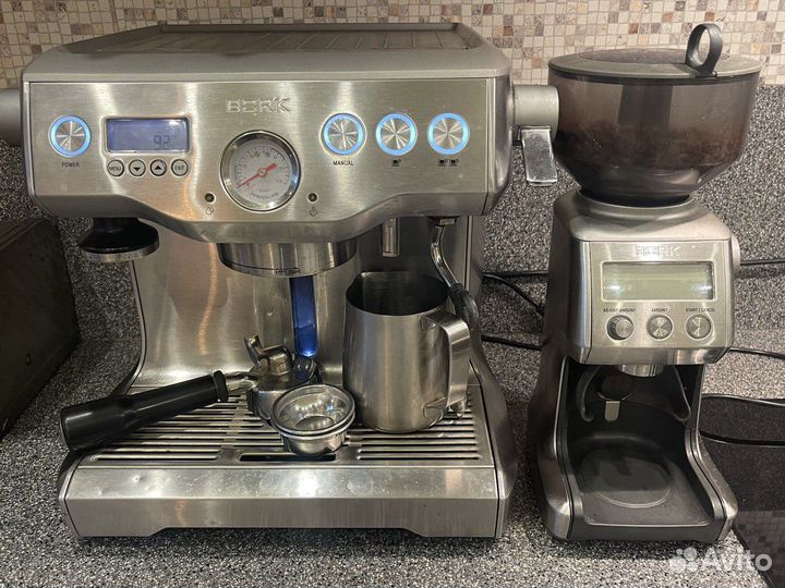 Кофемашина рожковая Bork C802, кофемолка Bork J800