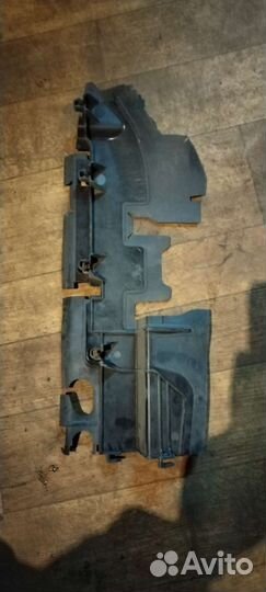 Дефлектор радиатора правый Октавия а7