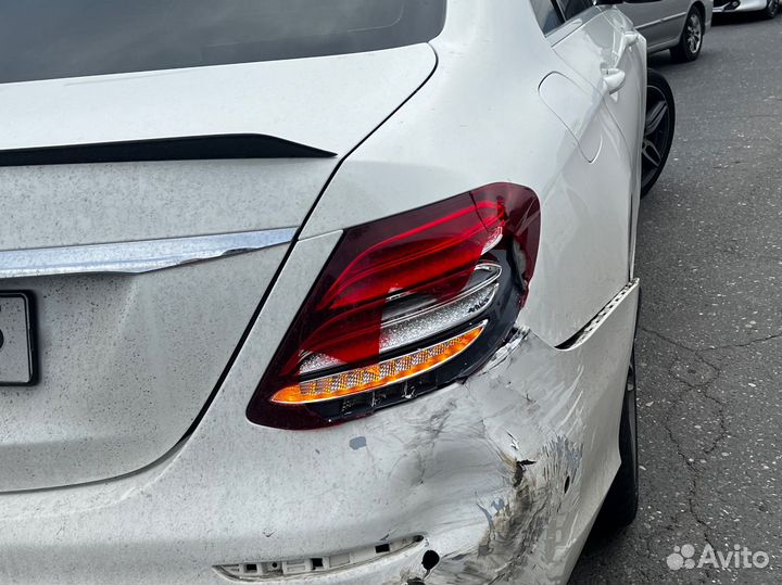 Фара задняя правая мерседес е213