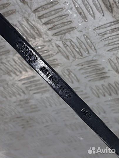 Поводок стеклоочистителя передний левый Audi Q5 8R