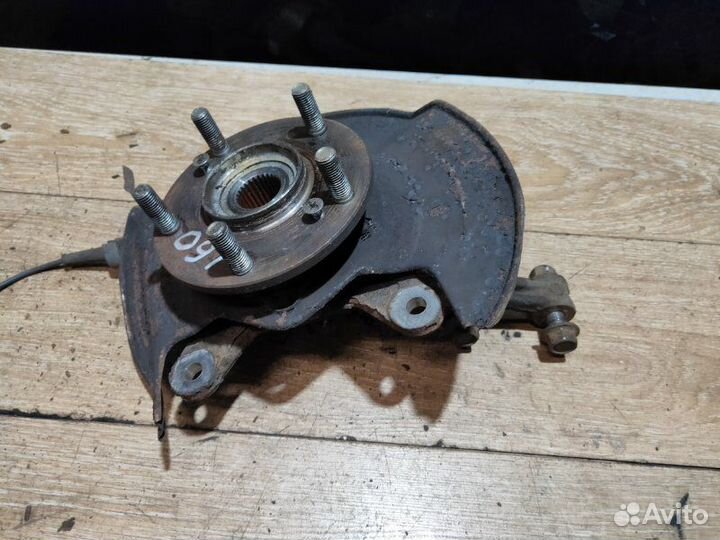 Поворотный кулак правый Honda Civic Viii 5D 2009