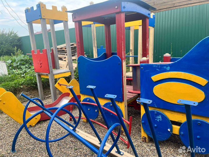 Детское игровое оборудование и площадки б/у