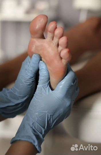 Модель на педикюр педикюр с покрытием гель-лак