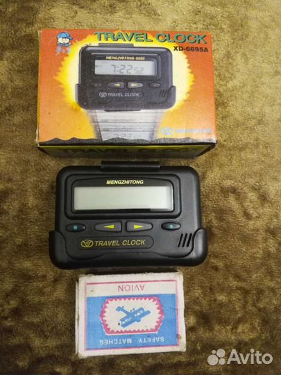 Винтажный будильник на батарейке