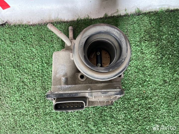 Дроссельная заслонка Toyota Vitz KSP130 1KR