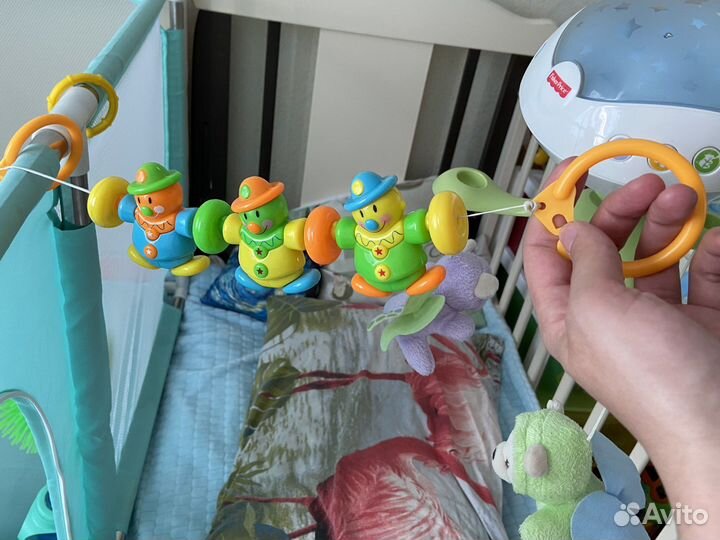 Погремушки и игрушки для малышей