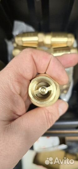 Обратный клапан с латунным штоком 1/2 вр/вр