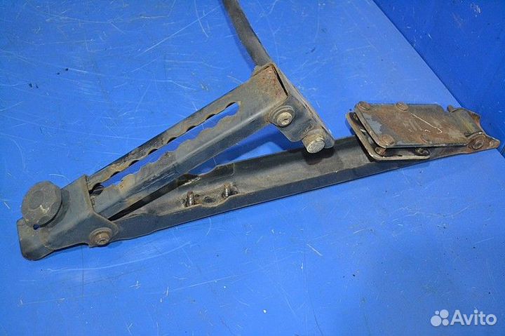 Кронштейн спойлера кабины MAN TGA 18.480 (01.00)