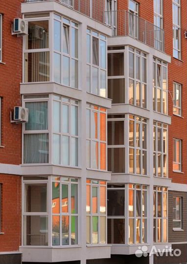 Остекление фасадов входных групп балконов окон две