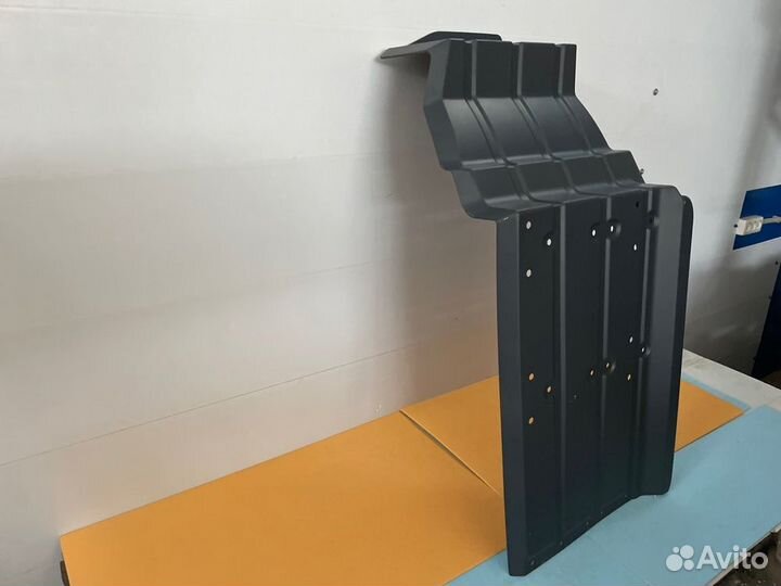 Крыло переднее заднее часть правое Man Tga Tgs