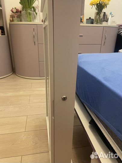 Шкаф для украшений