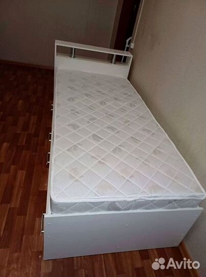 Кровать с ящиками 90х200