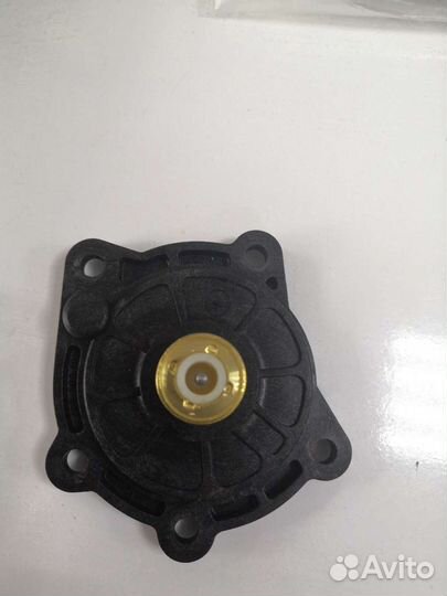 Крышка гидроблока на газовые колонки Bosch