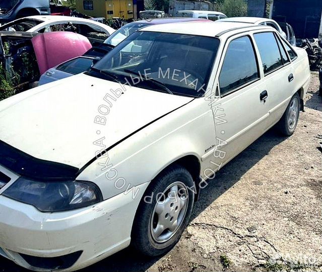 Бампер капот на Daewoo Nexia фара