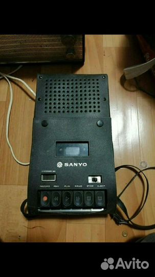 Японский магнитофон Sanyo 2511E