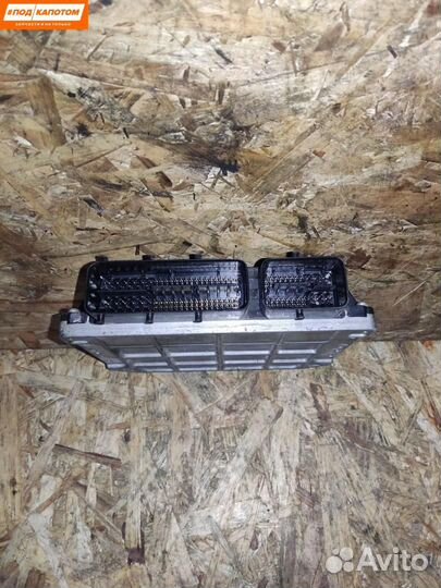 Блок управления двигателем Toyota 89661-28C80