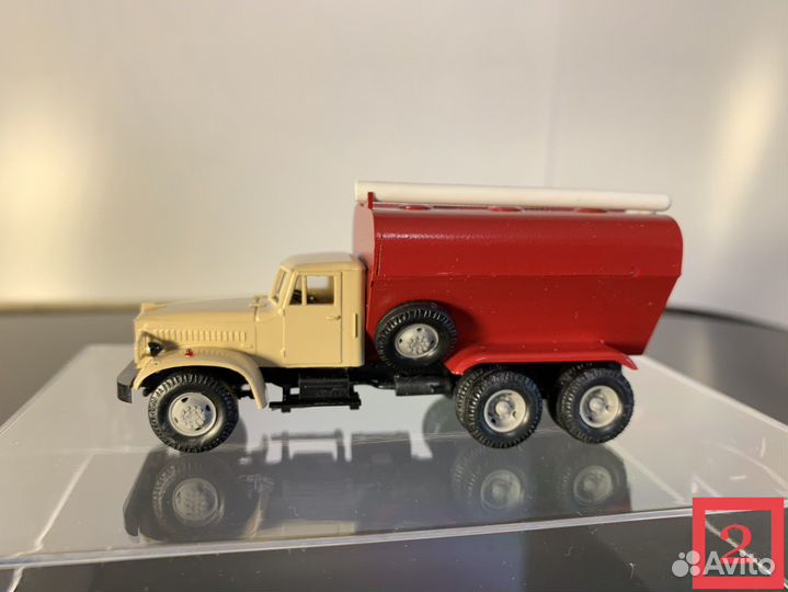 Модель грузовика краз-255 1:87