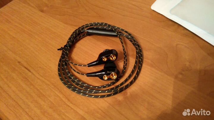 Наушники новые
