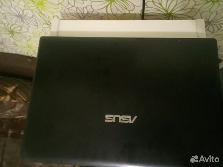 Ноутбук asus