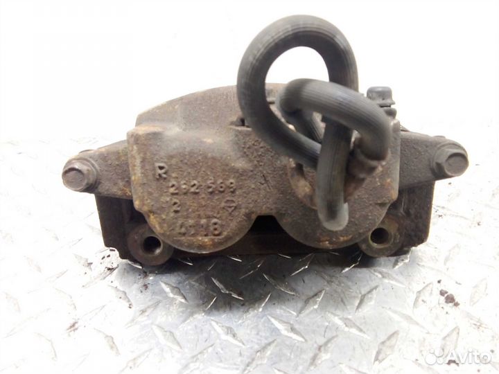 Суппорт передний левый Nissan Titan 1 A60