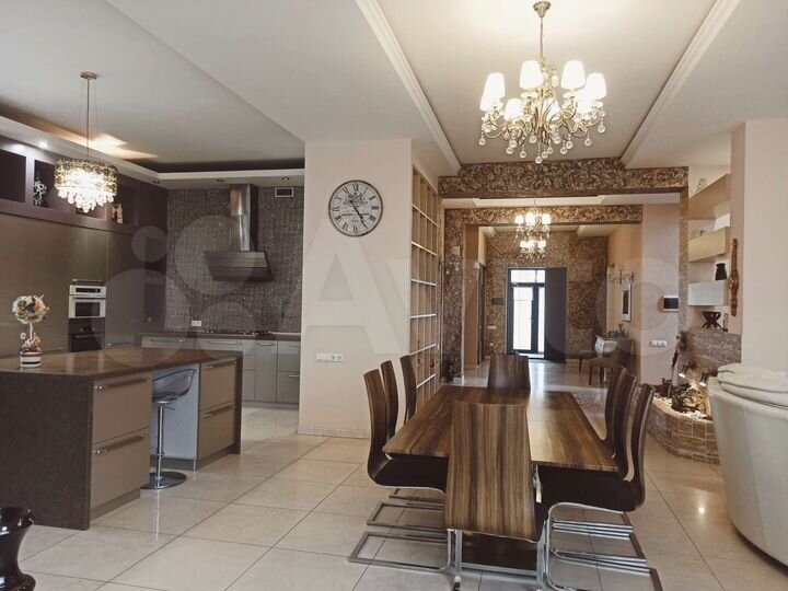 Коттедж 370 м² на участке 30 сот.