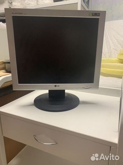 Монитор lg flatron l1732s
