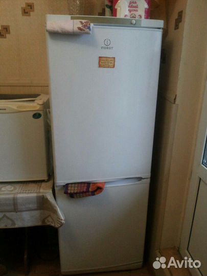 Холодильник Indesit 180см