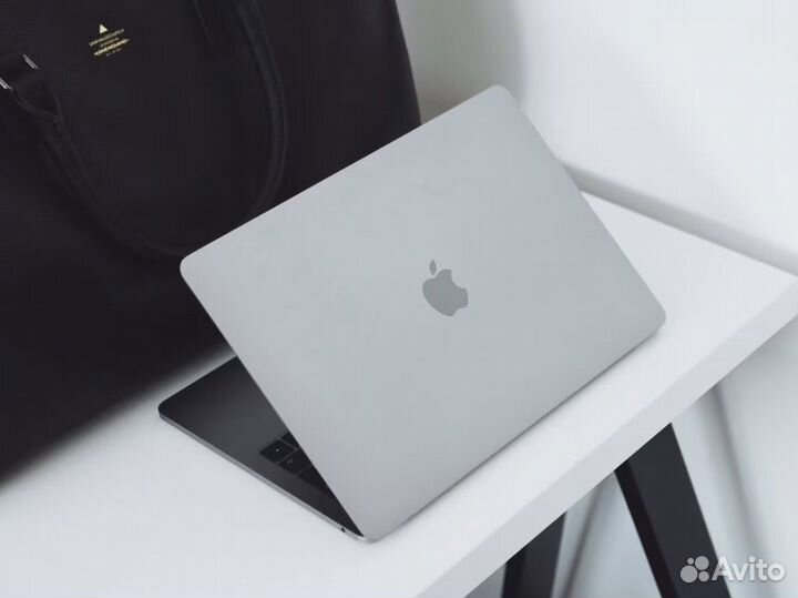 Новый MacBook Air M3 8/256gb Silver