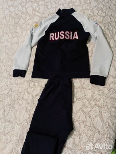 Костюм спортивный