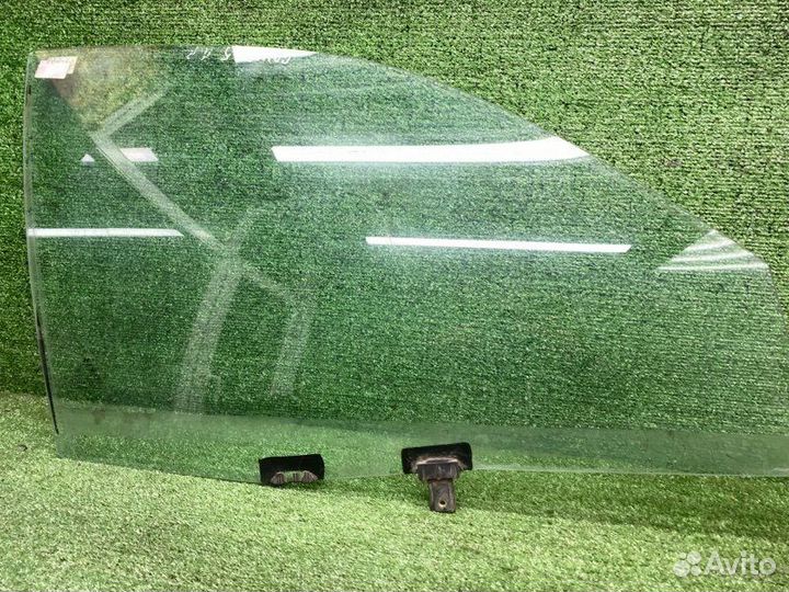 Стекло двери переднее правое Hyundai Sonata 4 EF