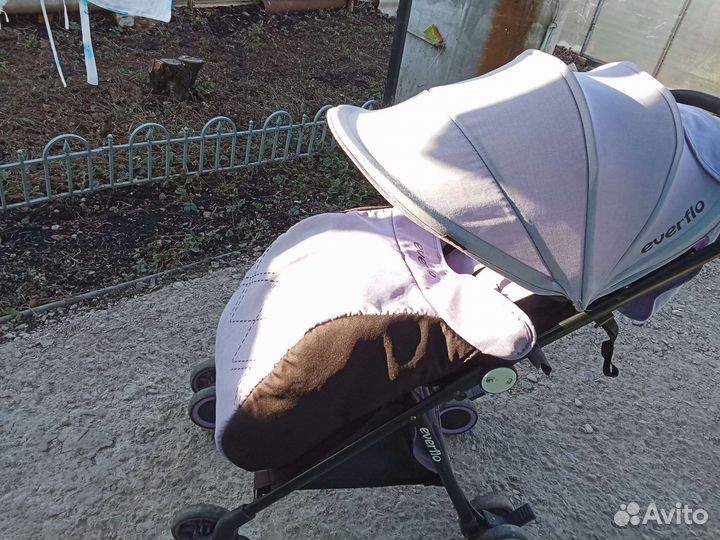 Прогулочная коляска