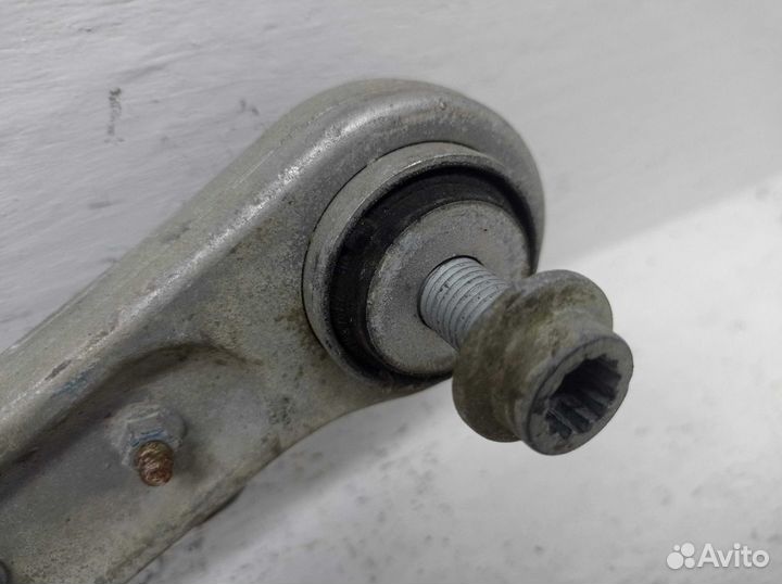 Рычаг зад L Mercedes C-klasse W204