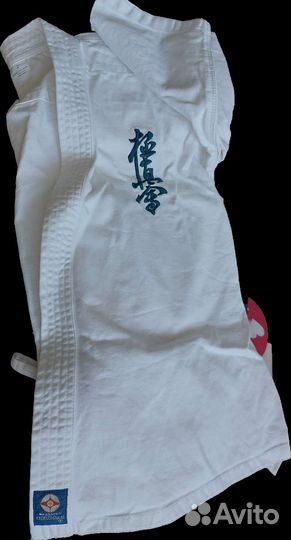 Форма для карате,шлем красный.Белый продан