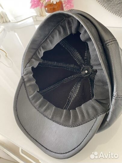 Кепка кожаная женская