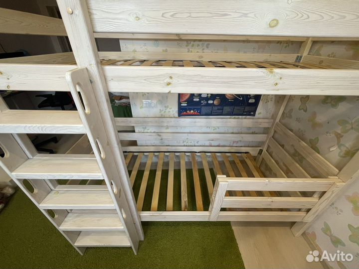 Кровать-домик двухьярусная
