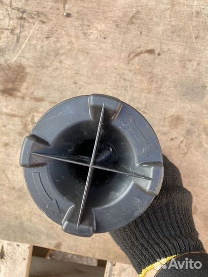 Крепление запасного колеса Mercedes Benz W203