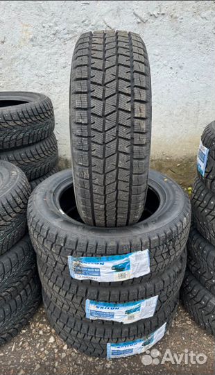 Sailun Ice Blazer Arctic SUV 215/60 R17 100T