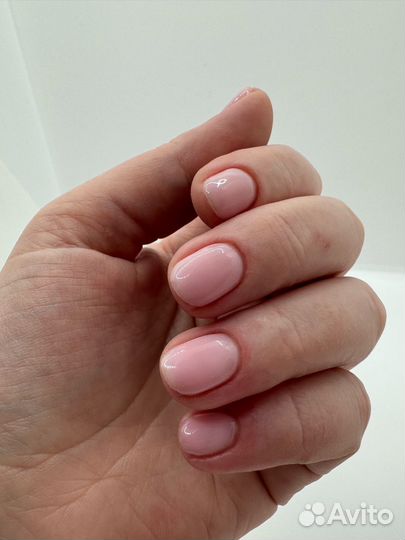 Модель на маникюр