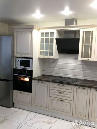 Кухня до потолка