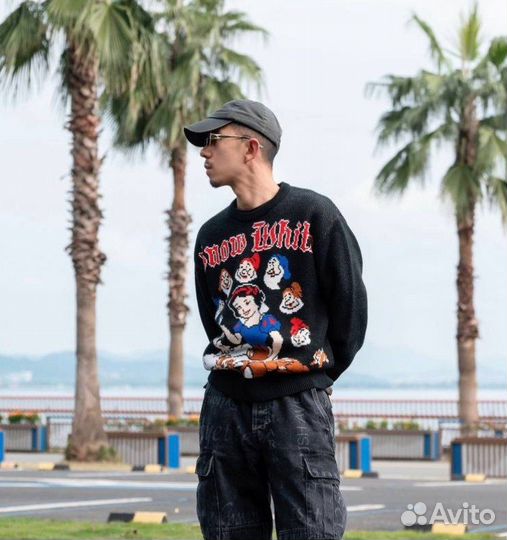 Свитер Supreme Snow White