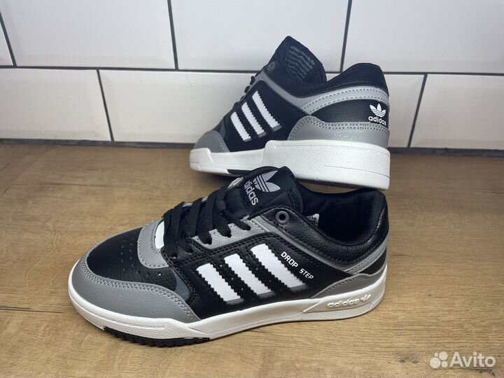Кроссовки Adidas drop step