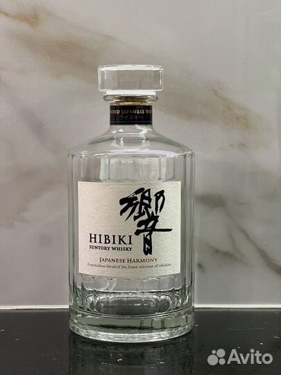 Коллекционная бутылка от виски Hibiki