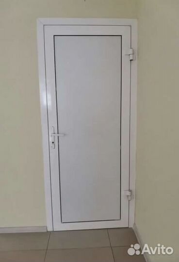 Дверь входная алюминиевая