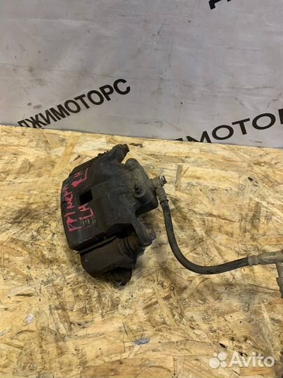 Суппорт передний левый Primera P12