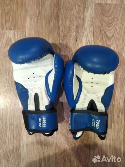 Боксерские перчатки боец