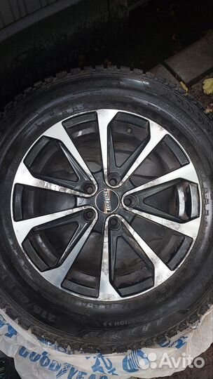 Колеса в сборе 215/65 r16 4шт (зима)