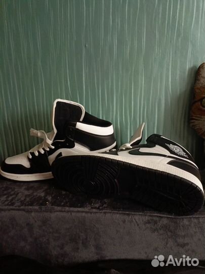 Кроссовки мужские 44