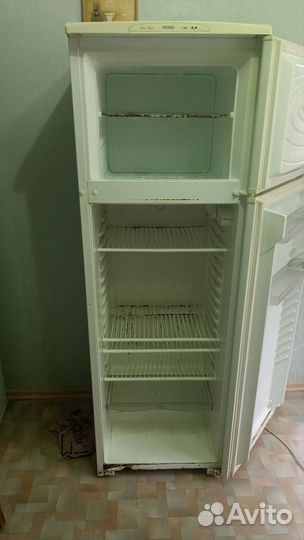 Рабочий двухкамерный холодильник Nord